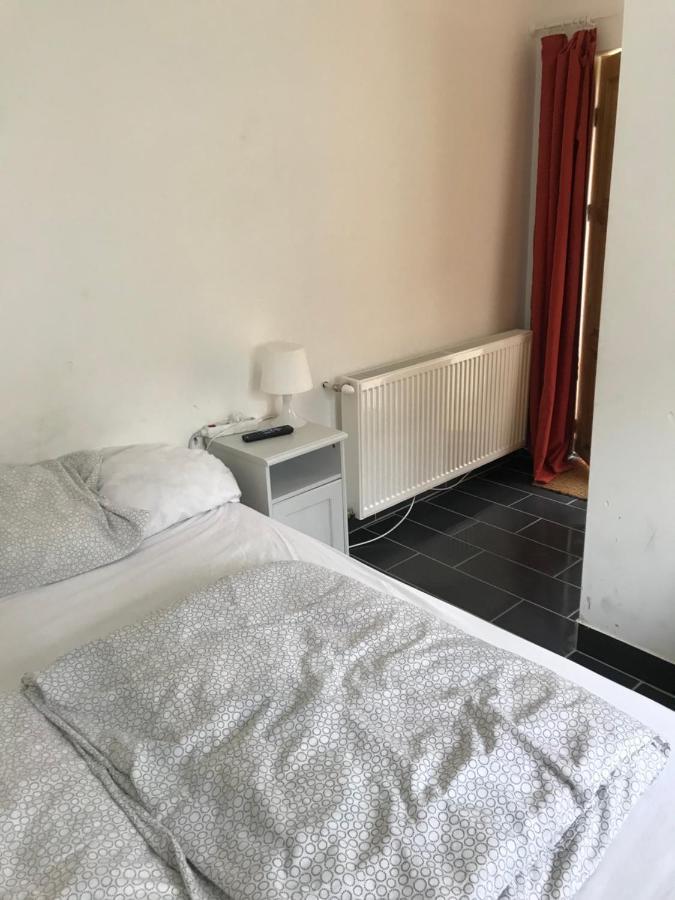 Kerti Franciaagyas Apartman Vác Buitenkant foto