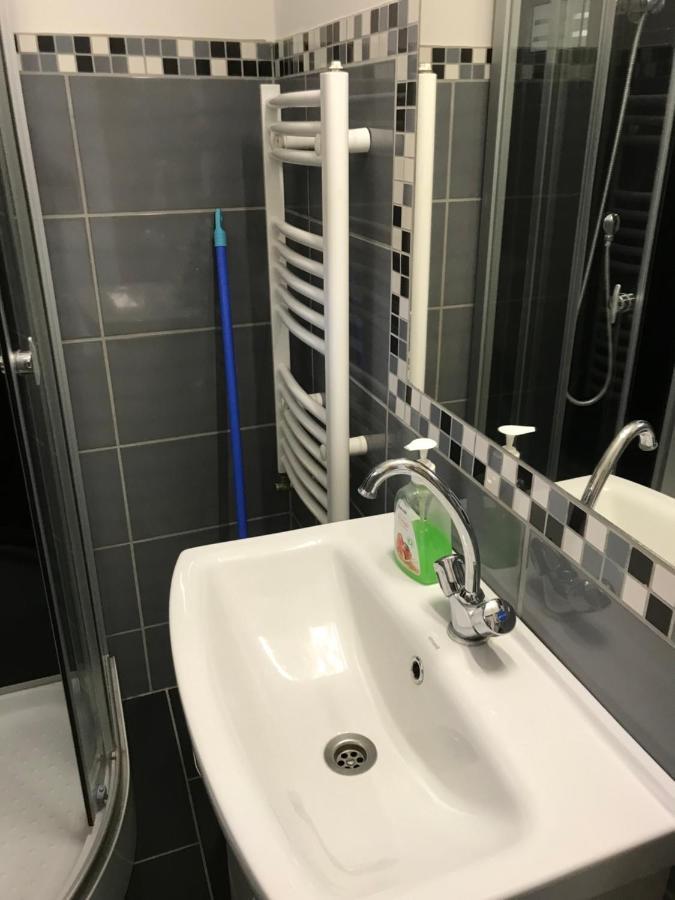 Kerti Franciaagyas Apartman Vác Buitenkant foto