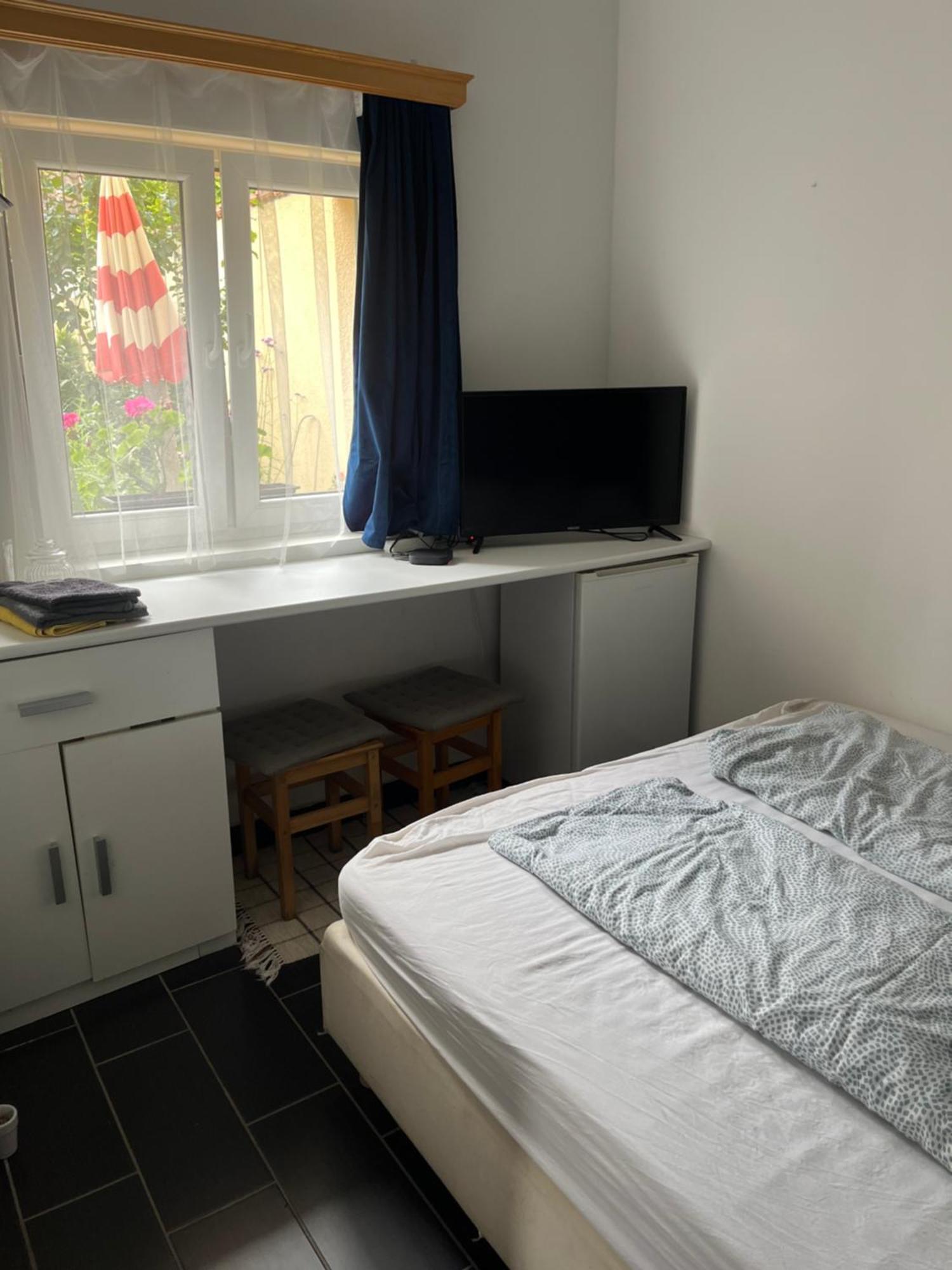 Kerti Franciaagyas Apartman Vác Buitenkant foto